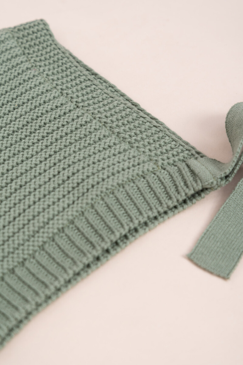 Gorro abrigado con orejas Verde