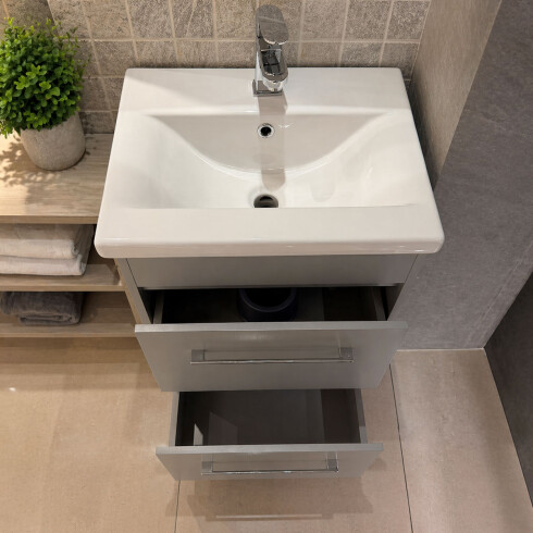 MUEBLE DORAZIO LAQUEADO EN MDF AL PISO - COLOR GRIS MATE C/ BACHA BLANCA DE CERAMICA GAMAS DE GRIS