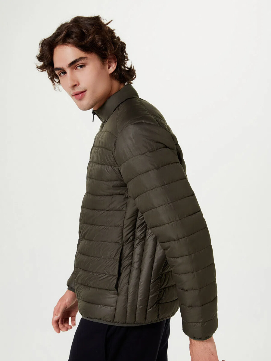 CAMPERA PUFFER CON BOLSILLOS - VERDE 