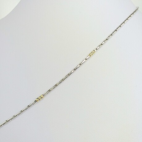 Gargantilla de plata 925 con detalles de doublé en oro 18ktes, 45 cm. Gargantilla de plata 925 con detalles de doublé en oro 18ktes, 45 cm.