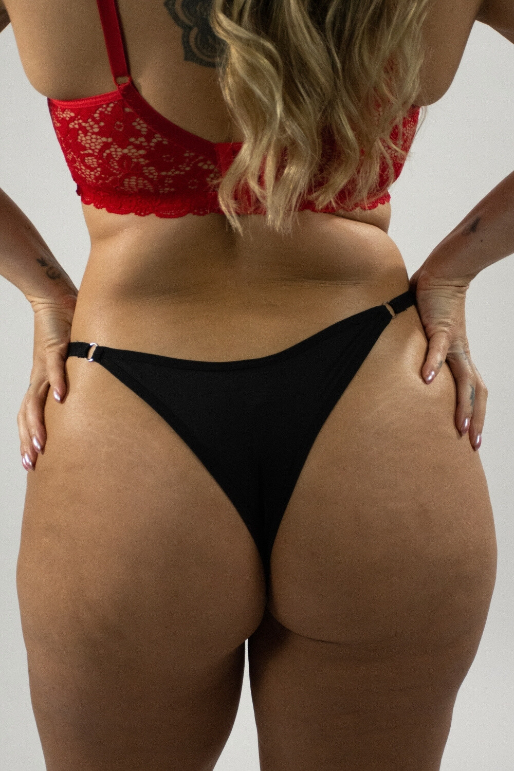 Tanga Sweet Negro y Rojo