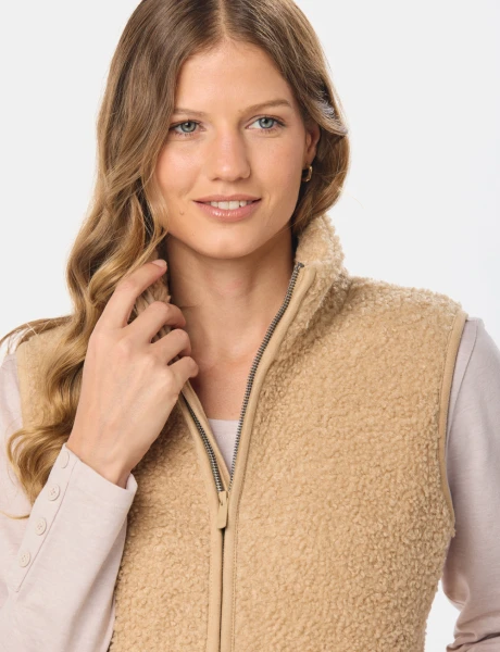 CHALECO TEJIDO CORDERITO Beige