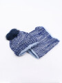 GORRO CON CUELLO AZUL