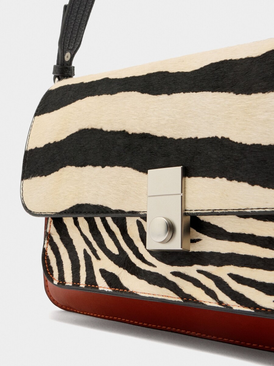 Bolso De Hombro Con Detalles De Piel burdeos