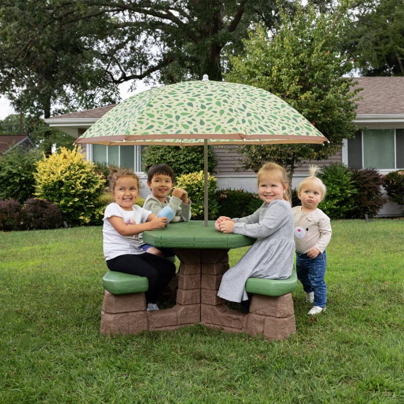 Mesa de picnic con sombrilla Naturally Playful Step2 Mesa de picnic con sombrilla Naturally Playful Step2