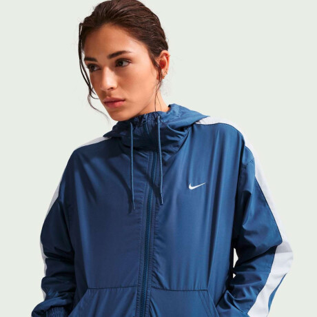 Campera Nike Sportswear Classic Wovens De Mujer Azul