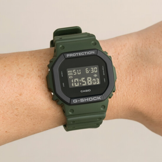 Reloj CASIO G-SHOCK DW5610UU-3DR Resina Verde Esfera 44mm 0