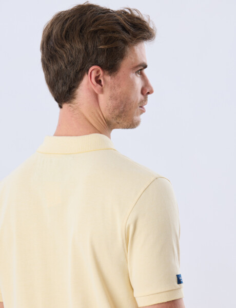 REMERA POLO LISA PIQUÉ Amarillo