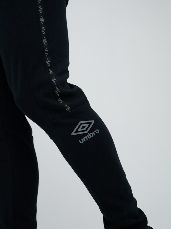 PANTALÓN JOGGER TERRACE Umbro Hombre 002