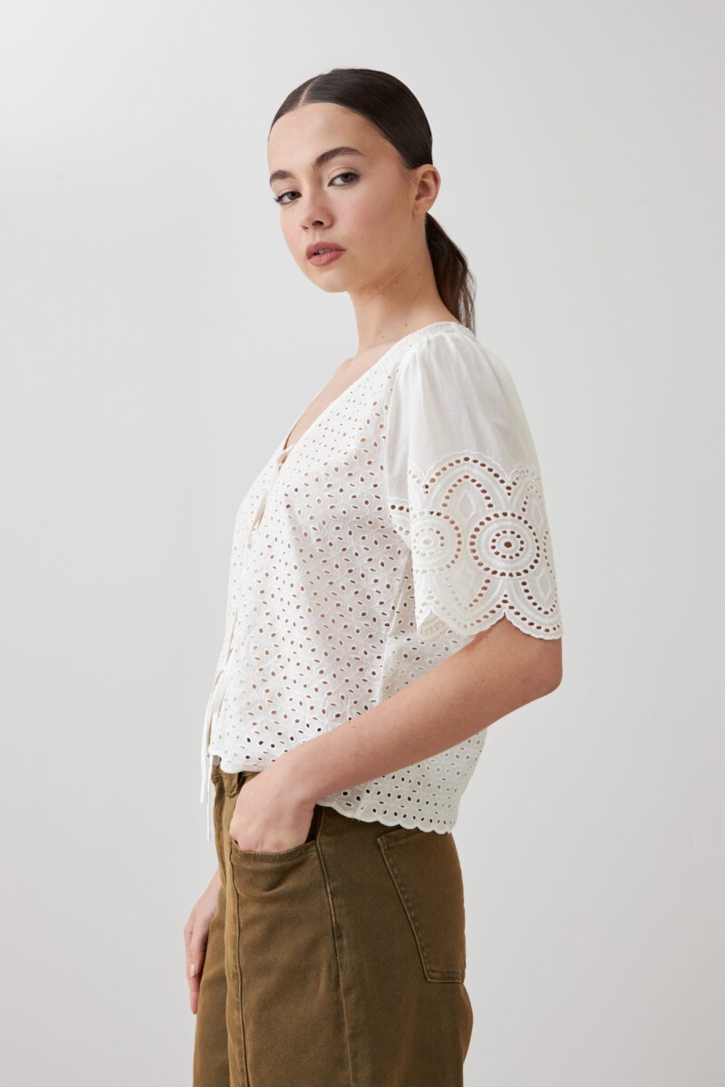 Blusa de broderie con lazos crudo