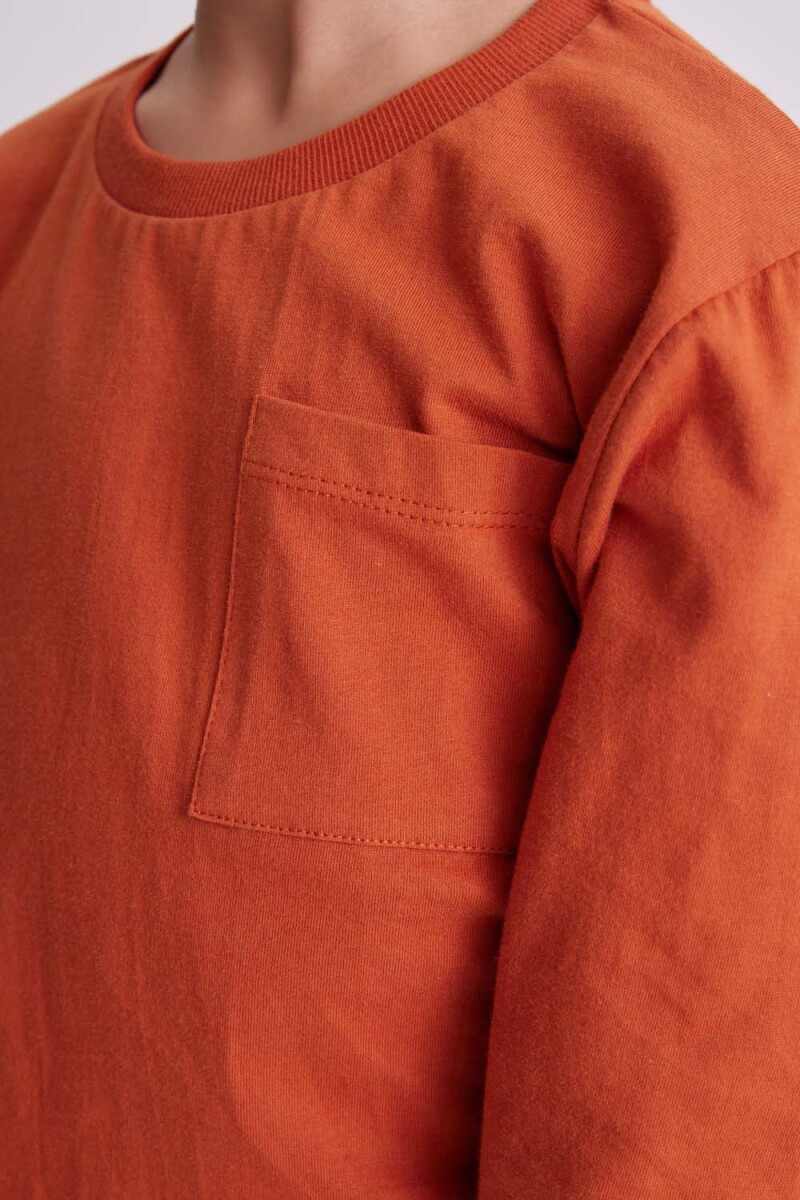 Remera manga larga con bolsillo Terracota