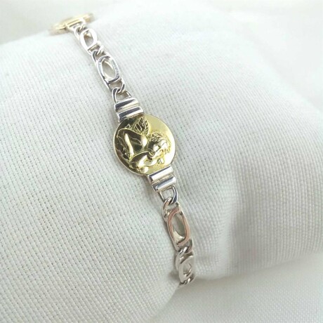 Pulsera religiosa de plata 925 con 3 medallas de Virgen Niña, San Benito y Ángel San Rafael en double de oro 18 ktes. Pulsera religiosa de plata 925 con 3 medallas de Virgen Niña, San Benito y Ángel San Rafael en double de oro 18 ktes.