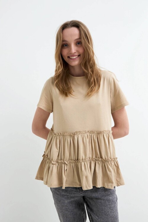Remera con volados KHAKI