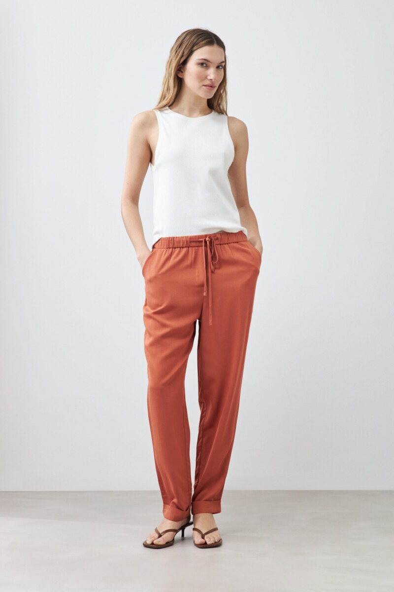 Pantalón de lyocell lacre