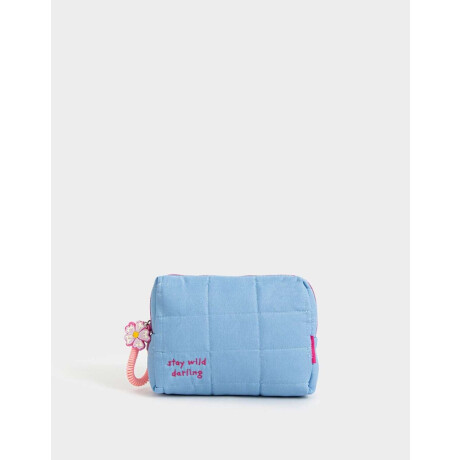 Cartuchera De Matelasé Con Strap Y Charm Azul Celeste
