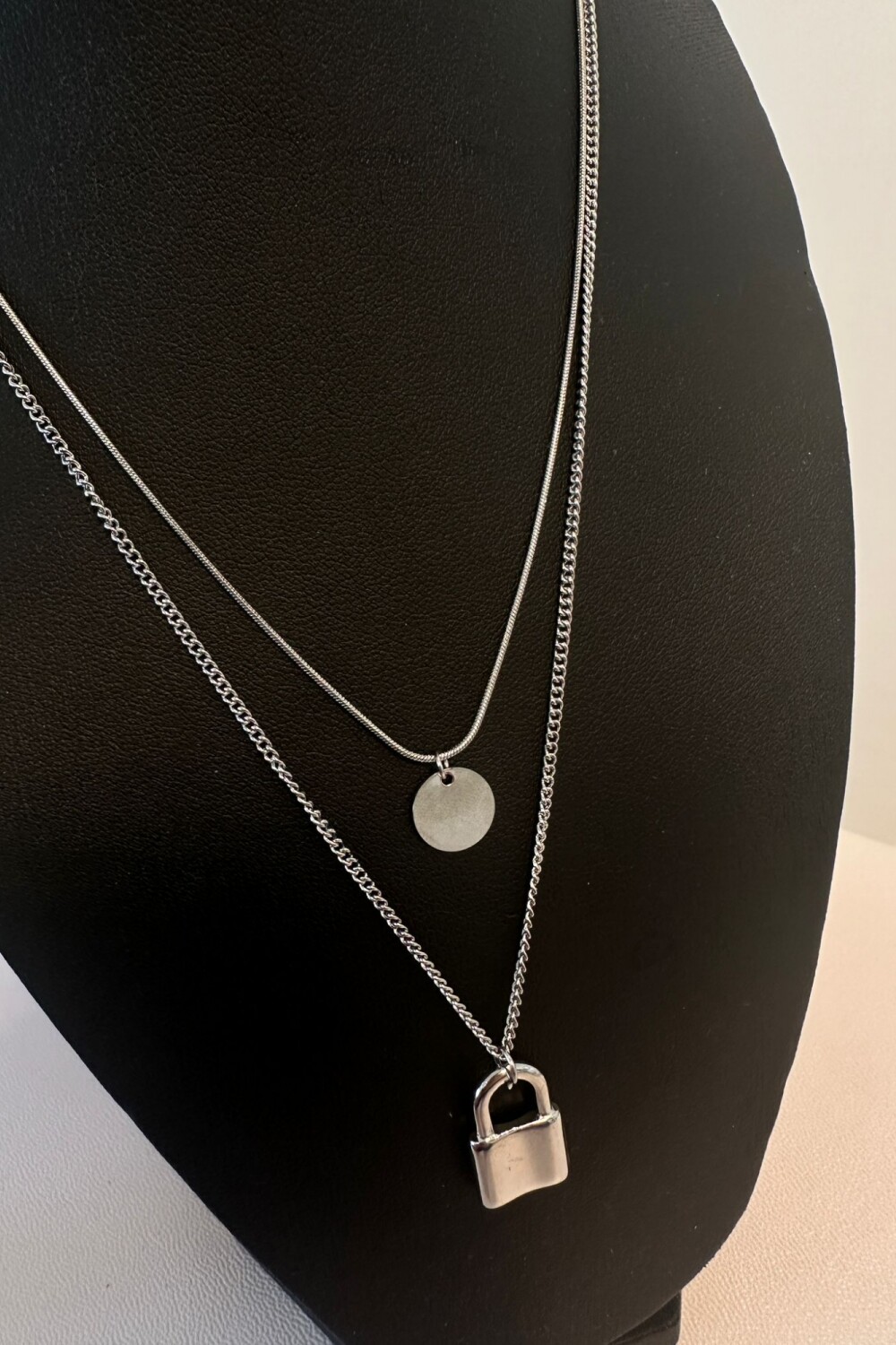 Collar doble con candado Collar doble con candado