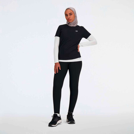 Remera Sport Essentials Heathertech de Mujer Negro