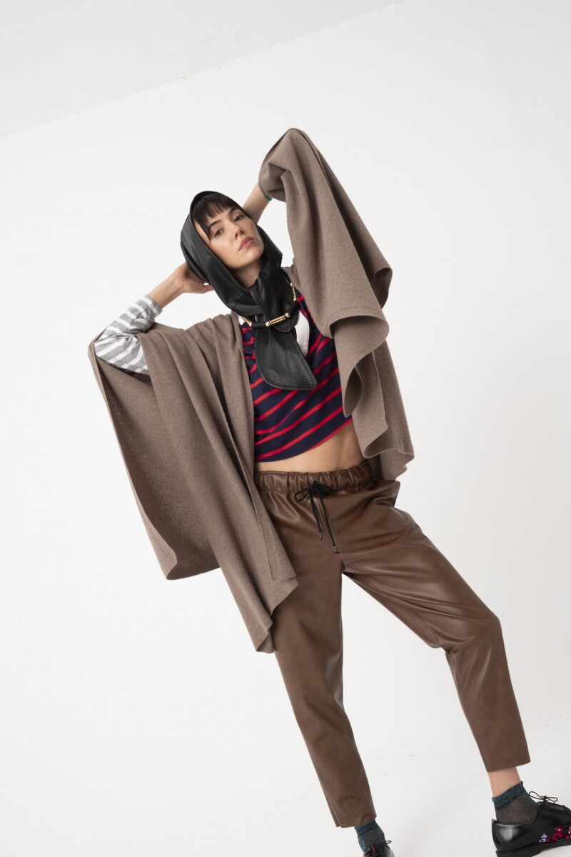 Pantalón slim fit Marron