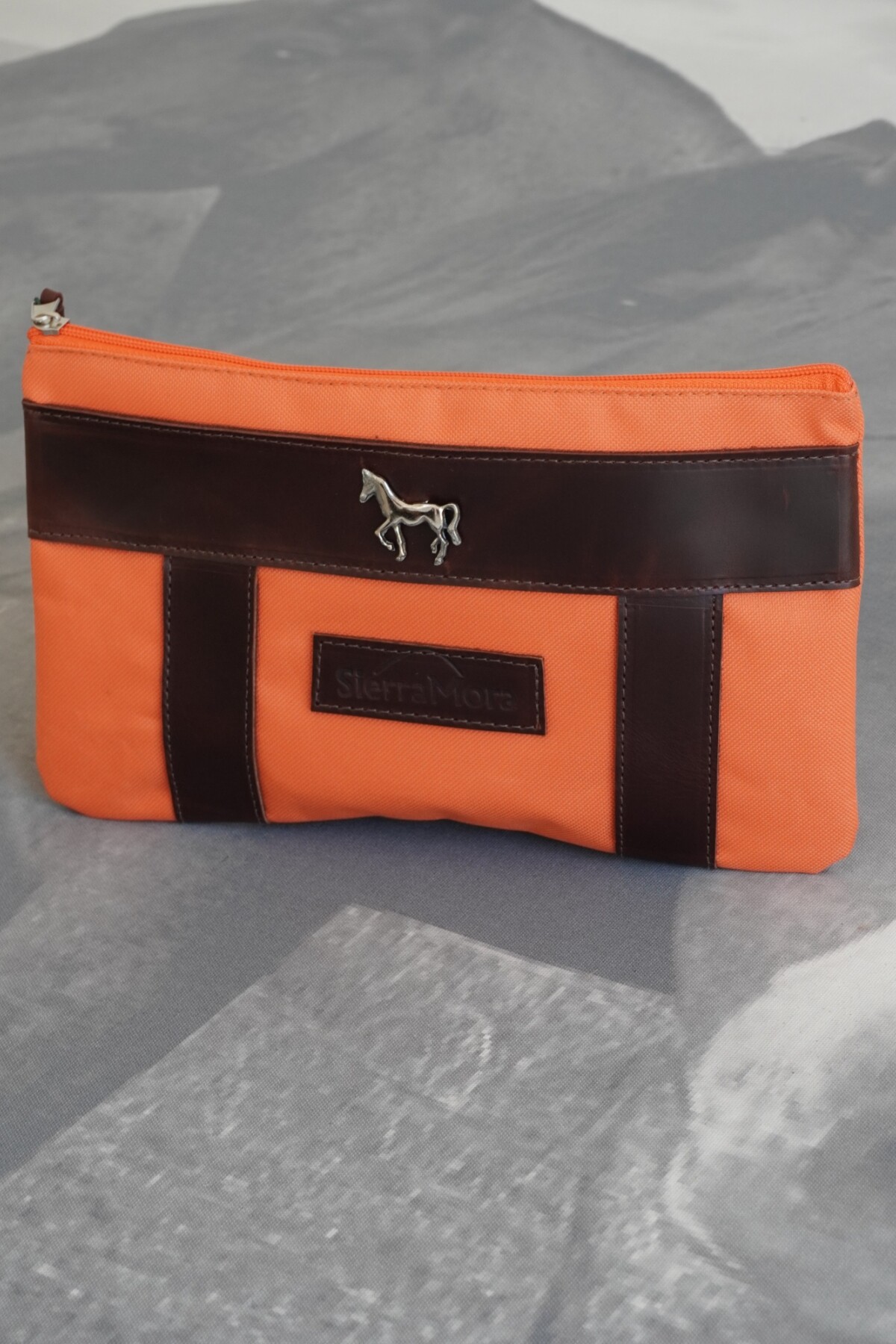 Sobre Cartuchera Mustang Chocolate / Naranja