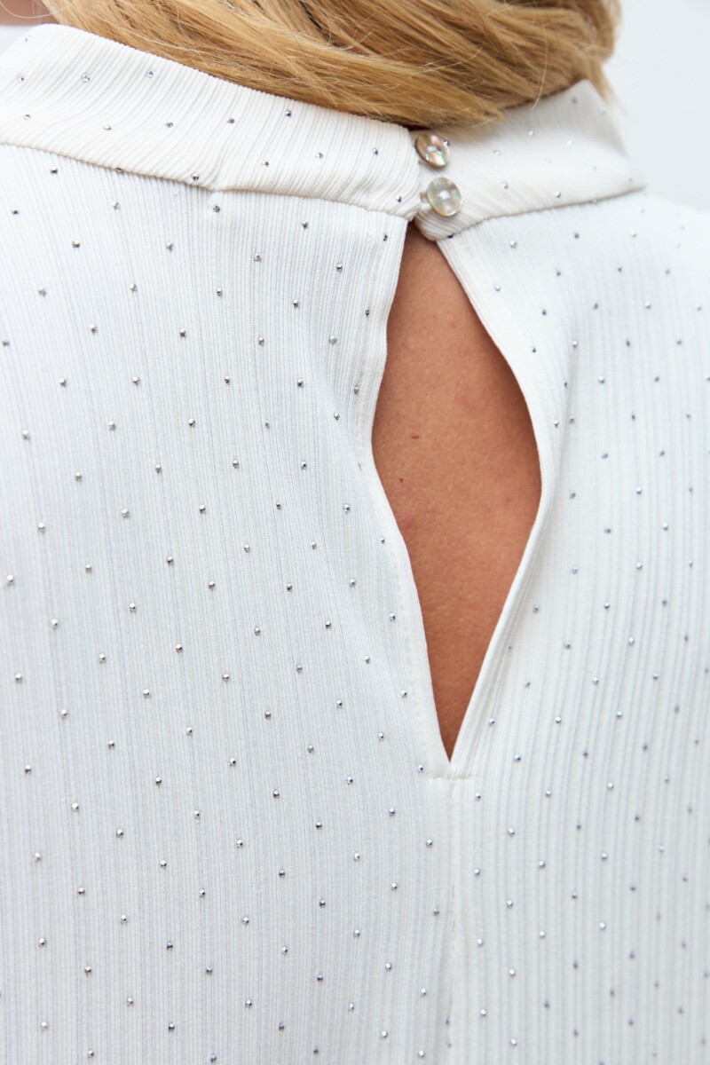 Blusa con brillos crudo