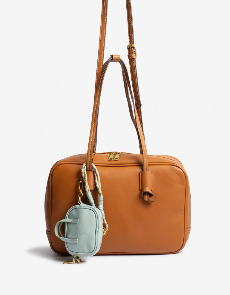 City Cartera City Con Llavero - Marron Suela