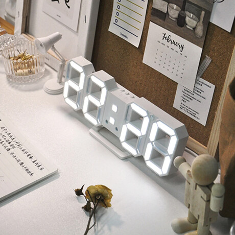 Reloj Digital Blanco 3d Sc