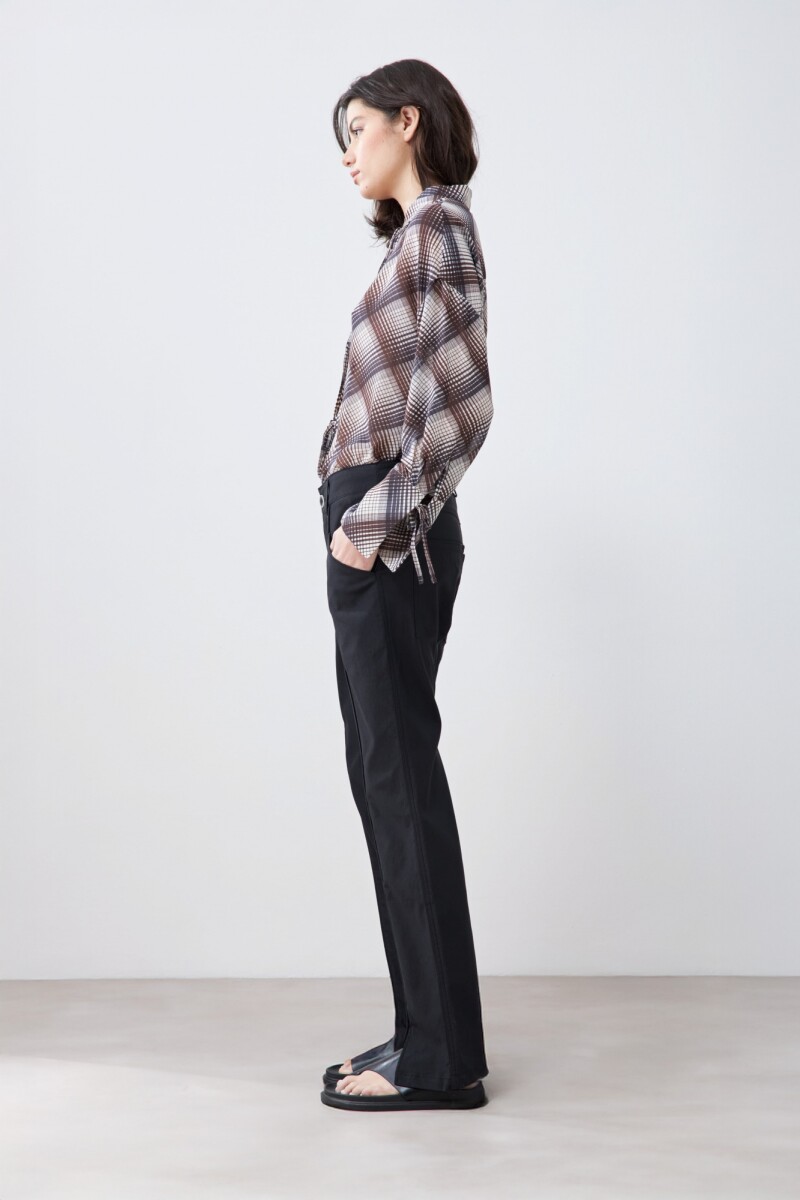 Pantalón recto con tajos negro