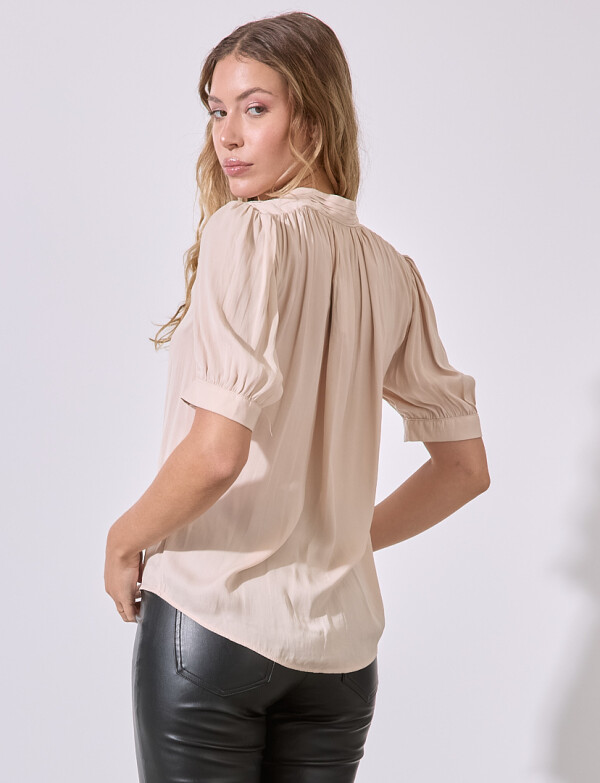 Blusa Saten Plisado BEIGE