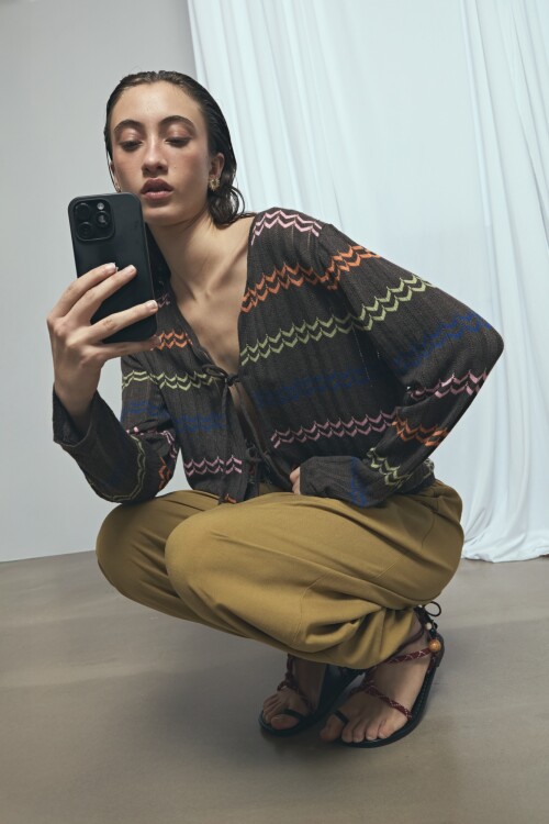 Cardigan calado con rayas multicolor PREVENTA marrón