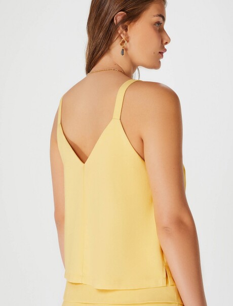 BLUSA ANCHA CON ESCOTE V AMARILLO