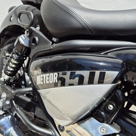 Royal Enfield Super Meteor 650 CELESTIAL