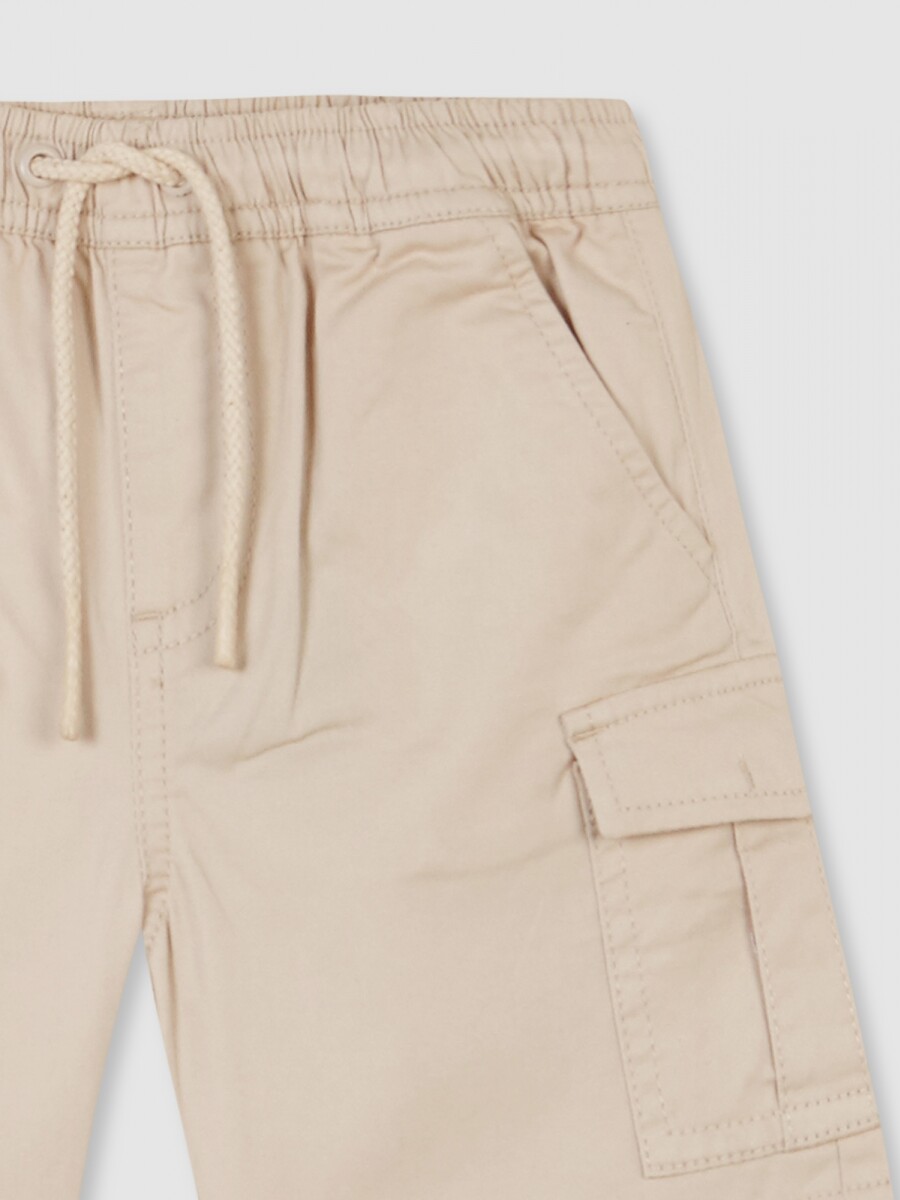 Pantalon Cargo Corto Con Cinturilla Elastica Piedra