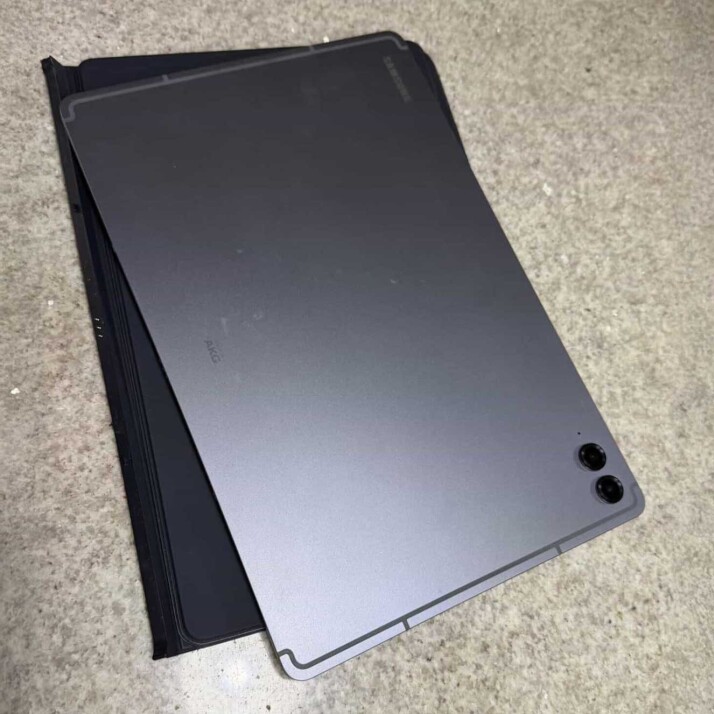 Samsung Galaxy Tab S9 FE Plus 128GB - Grey Samsung Galaxy Tab S9 FE Plus 128GB - Grey