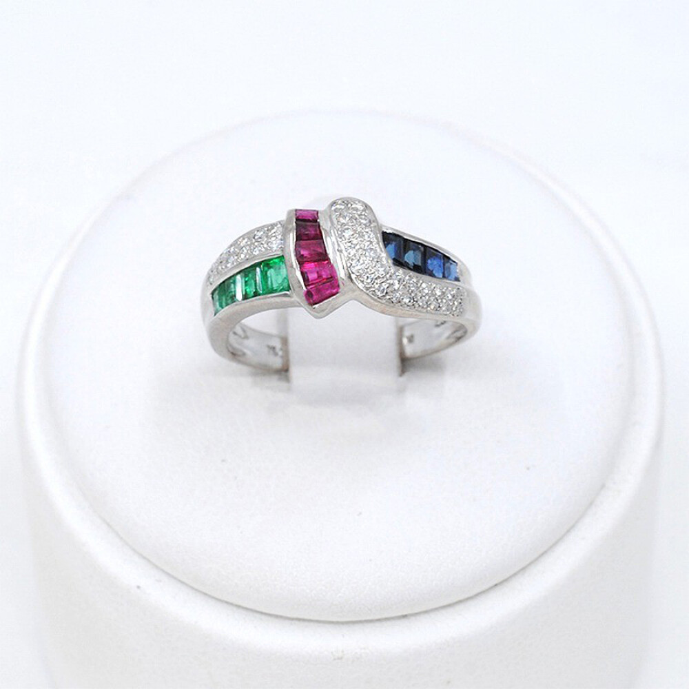 Anillo En Oro 18K Blanco Con Zafiros, Rubies, Esmeraldas Y Brilliantes Anillo En Oro 18K Blanco Con Zafiros, Rubies, Esmeraldas Y Brilliantes
