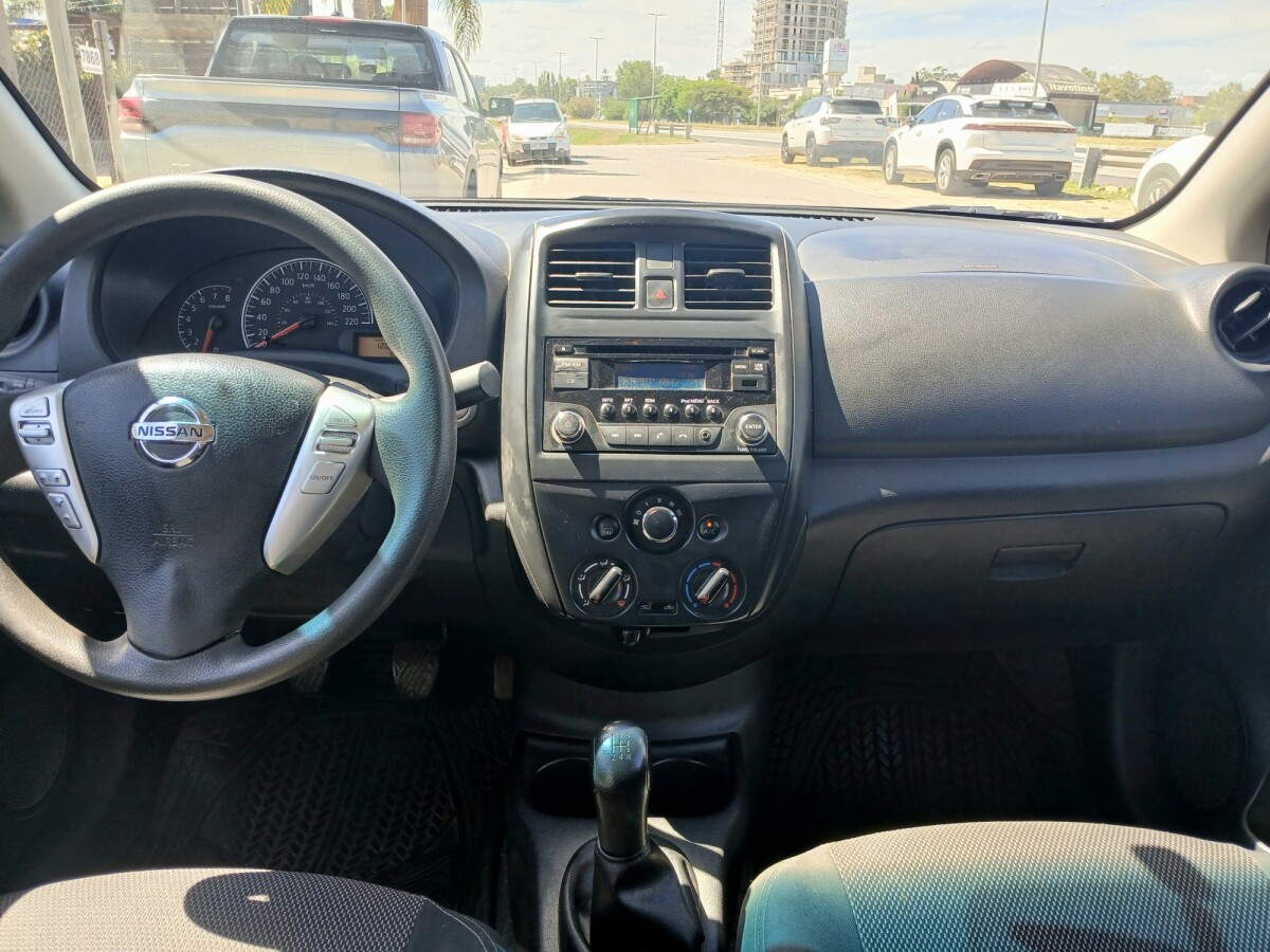 Nissan Versa Drive 1.6 Extra Full | Permuta / Financia Nissan Versa Drive 1.6 Extra Full | Permuta / Financia