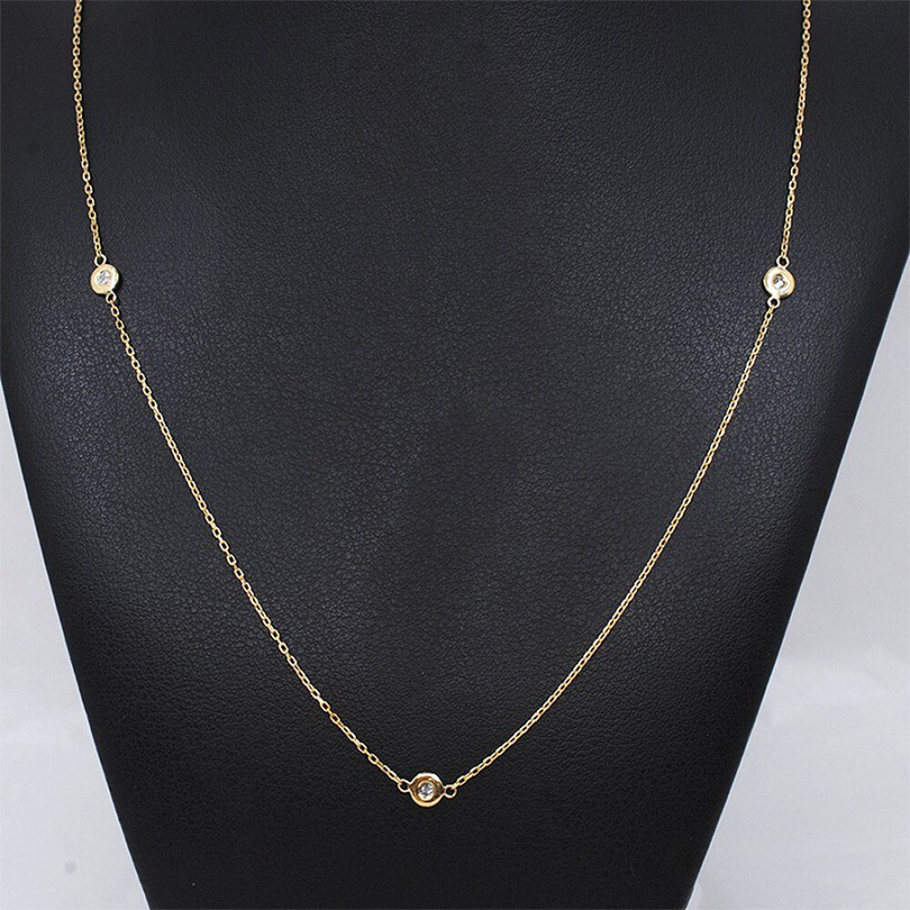 Collar En Oro 18K Con Detalle De 5 Brillantes Collar En Oro 18K Con Detalle De 5 Brillantes
