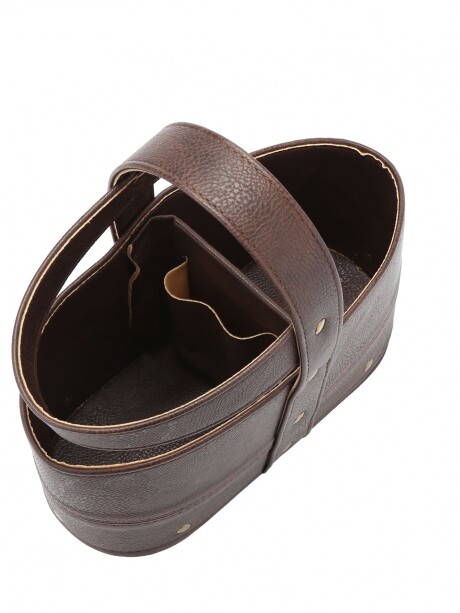 Matera Auto Tachas Chocolate