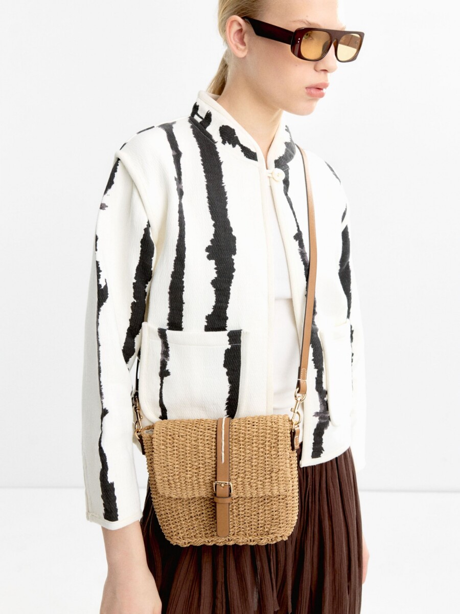 Bolso Bandolera Efecto Rafia Con Solapa natural