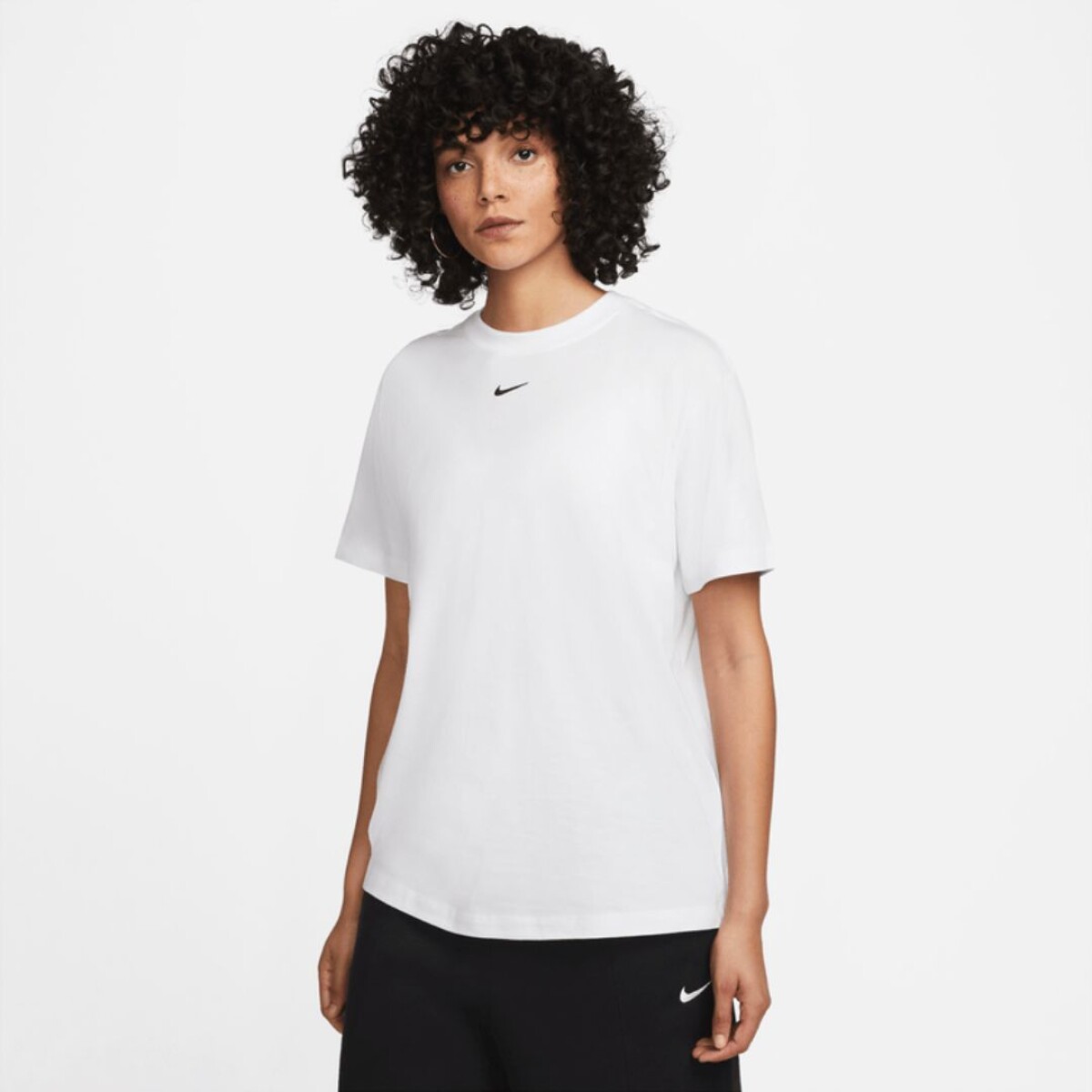 Remera Nike Moda Dama Essntl Tee Bf Lbr White - S/C 