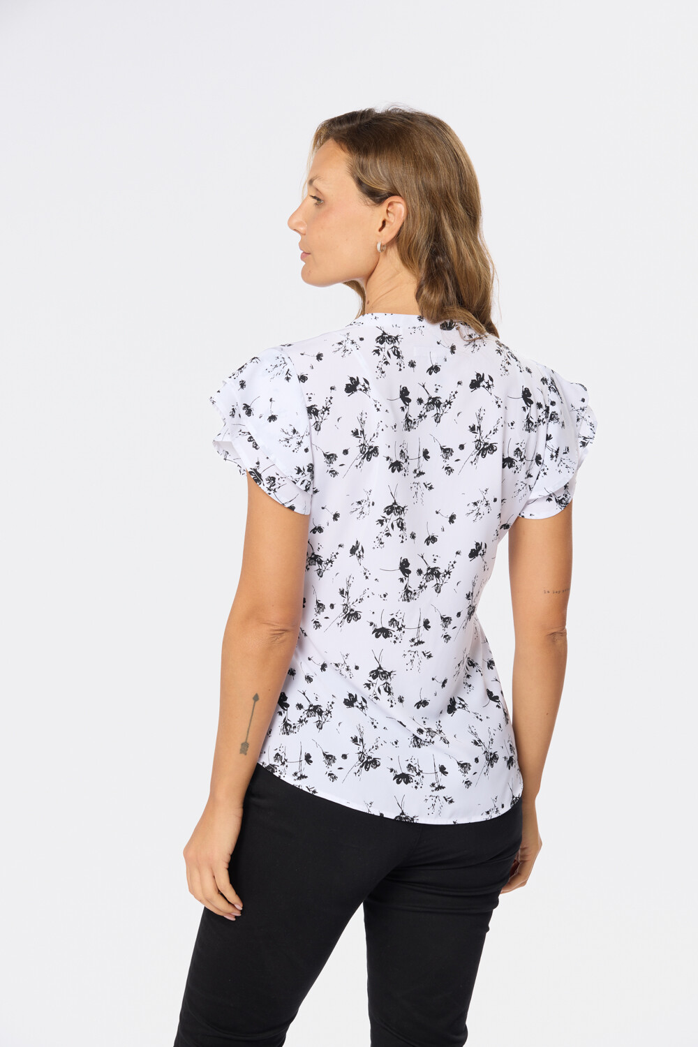 BLUSA ESTAMPADA CON VOLADOS Flor