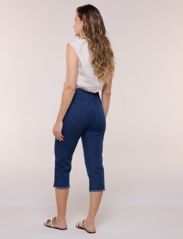 Capri On Cintura Faja Y Ruedo Desflecado JEAN
