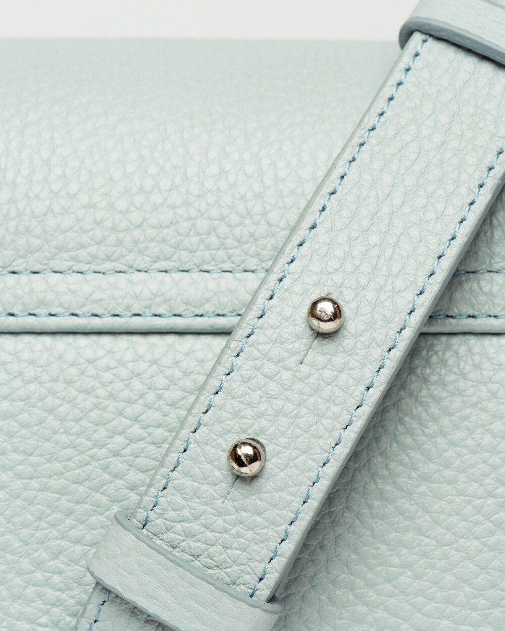 Mini bag Hana en cuero graneado Pearl Blue