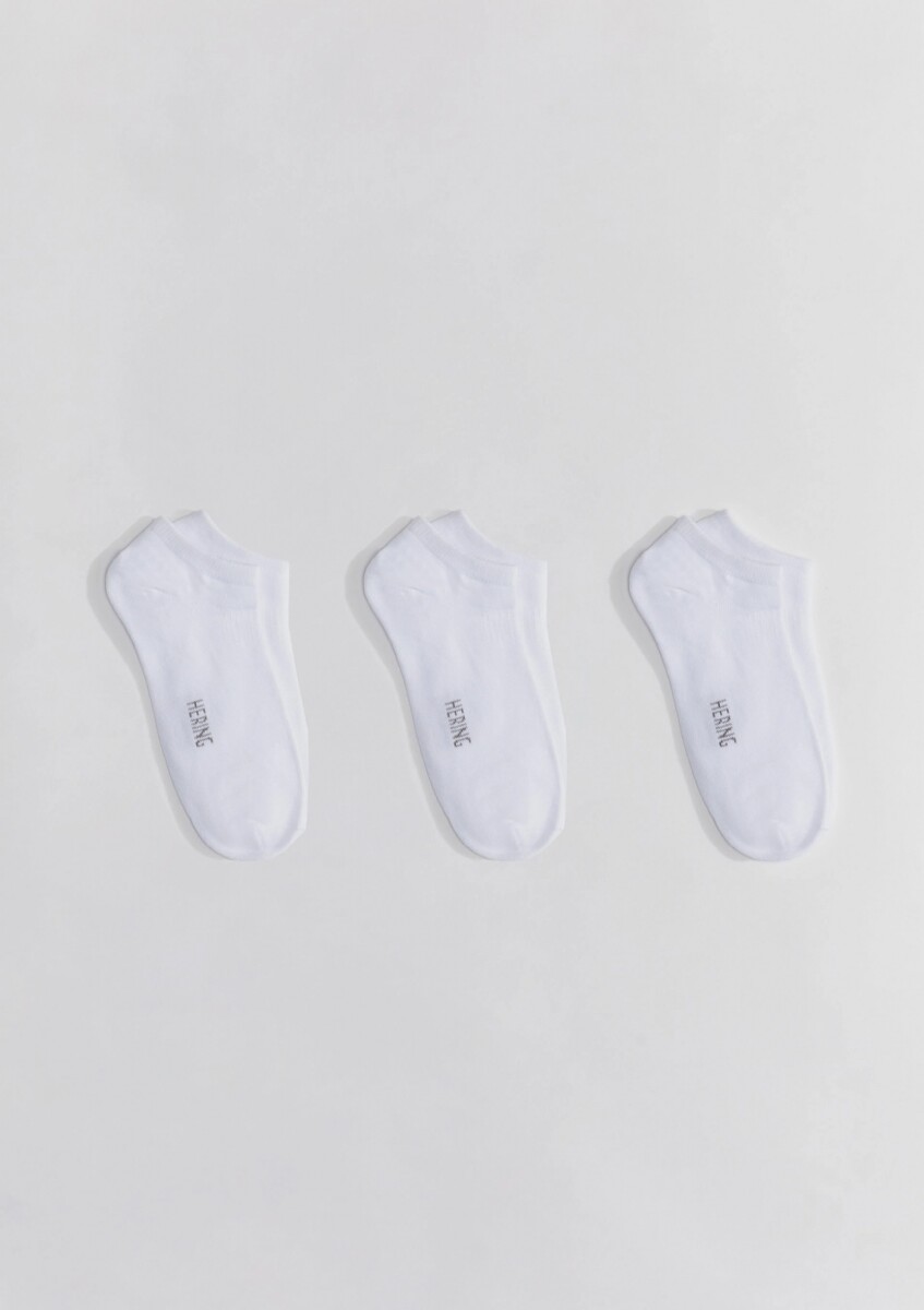 KIT CON TRES PARES DE MEDIAS UNISSEX DE CAÑO CORTO - BLANCO 