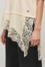 REMERA LACE Crudo