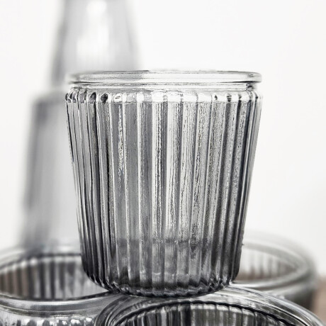 Set x 4 vasos de vidrio texturizado más jarra Gris