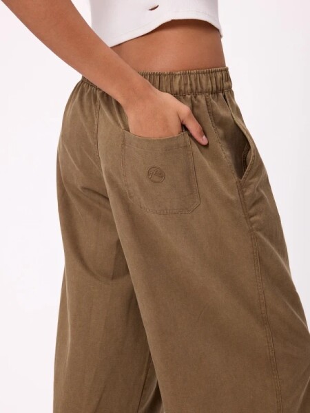 PANTALON RUSTY CARMIN COCOA