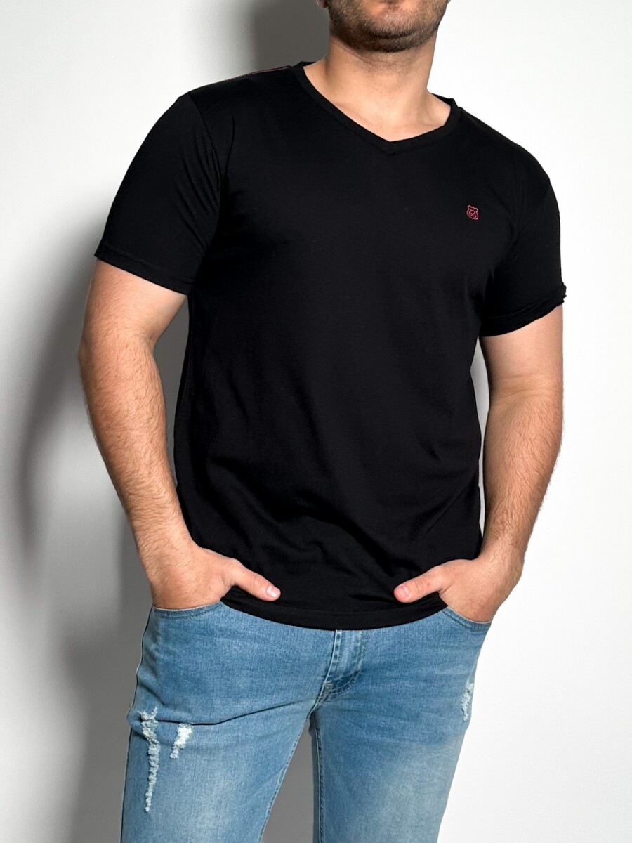 Remera lisa escote V Vex - Negro 