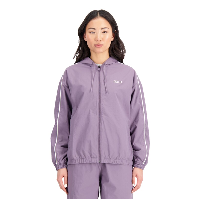 Campera New Balance de Dama - ESSENTIALS WOVEN - WJ33502SHW PURPLE