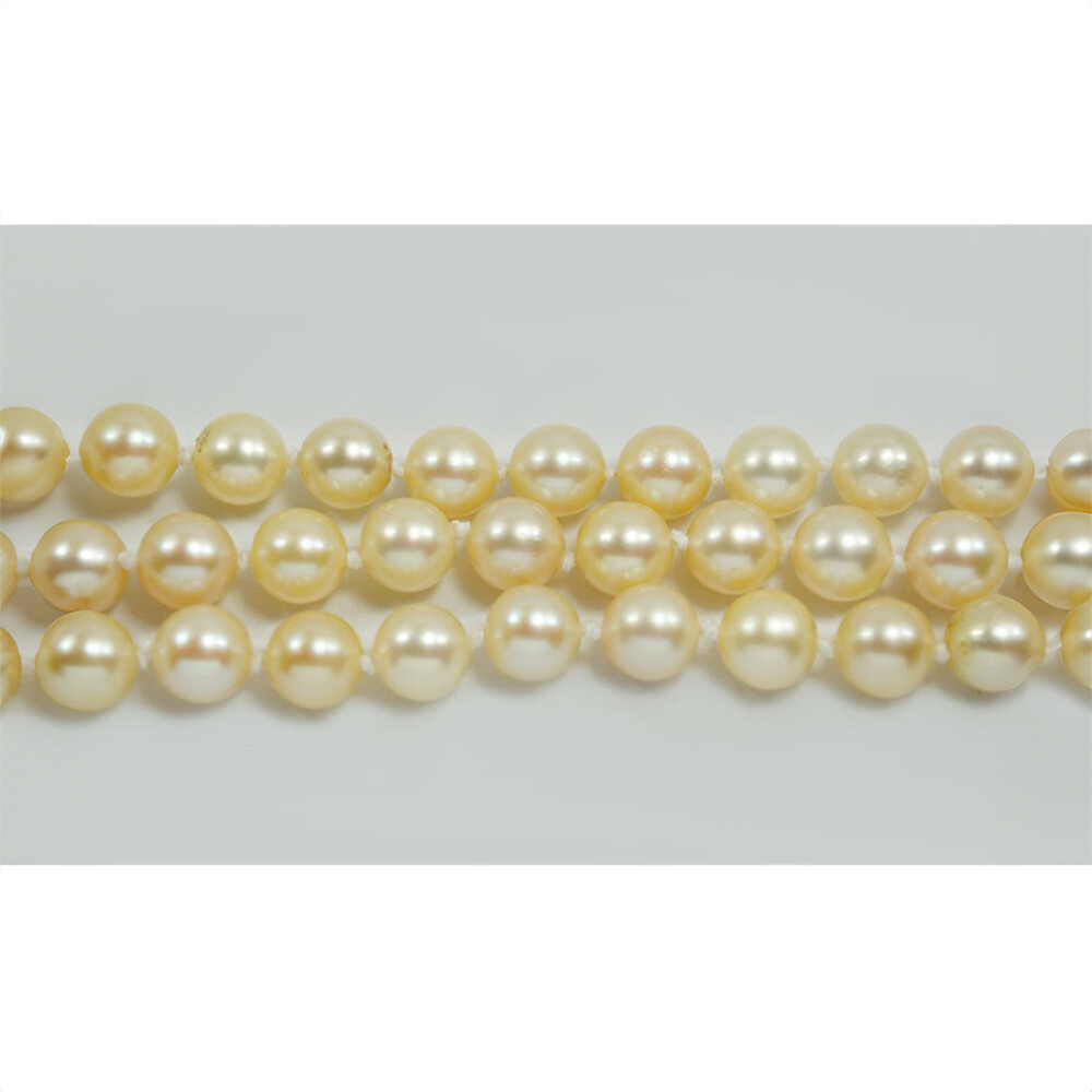 Collar tres hilos, perlas de cultivo 7.50 A 8 Mm, con broche de oro rosado 14K, 48 Cm Collar tres hilos, perlas de cultivo 7.50 A 8 Mm, con broche de oro rosado 14K, 48 Cm