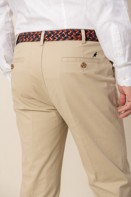 Pantalón Classic Fit Kaki